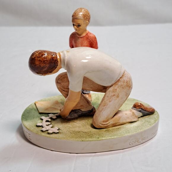 Vintage 1981 Sebastian Miniature Figurine 390 The First Kite signed Woody Baston - Picture 4 of 7